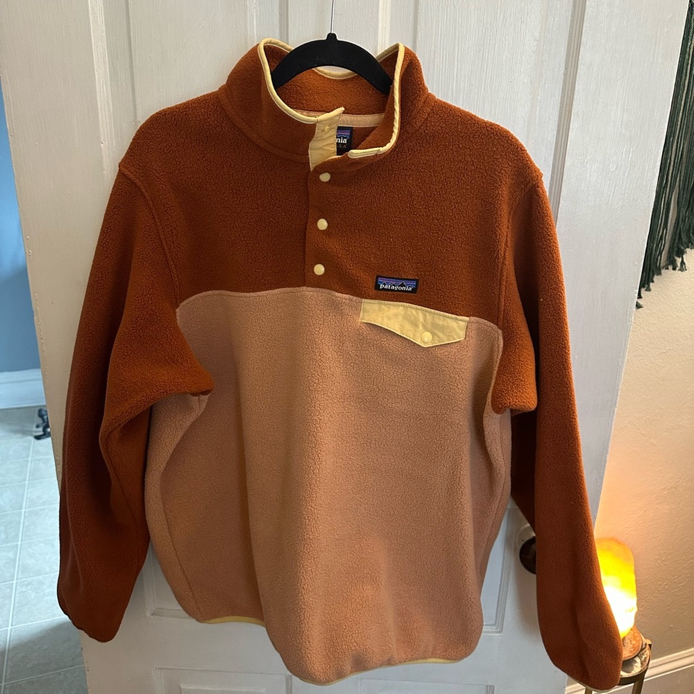 Patagonia Two-Tone Fleece: Rust and Rose